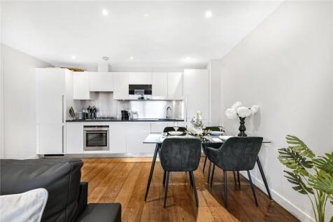 Dining/ Kitchen