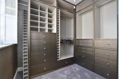 Walk-In Wardrobe