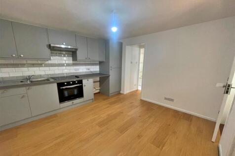 Kitchen / Lounge
