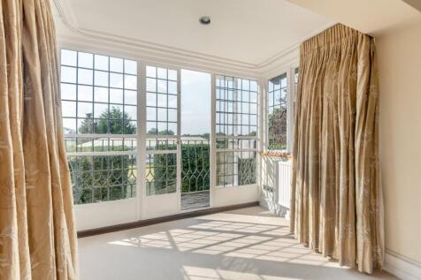 Principal To Balcony