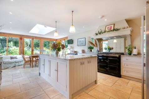 Kitchen/Dining Area