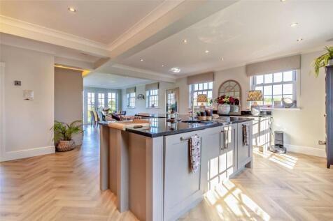 Kitchen/Breakfast Rm