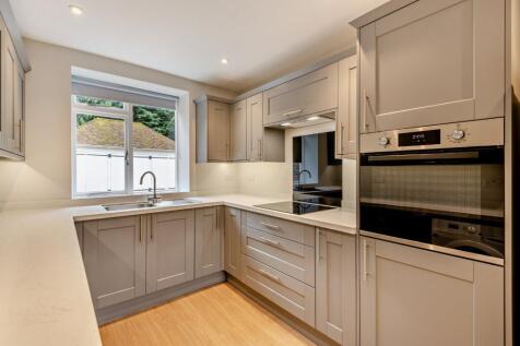 Cottage - Kitchen
