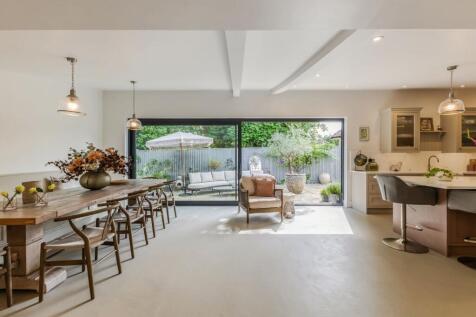 Kitchen/Breakfast Rm