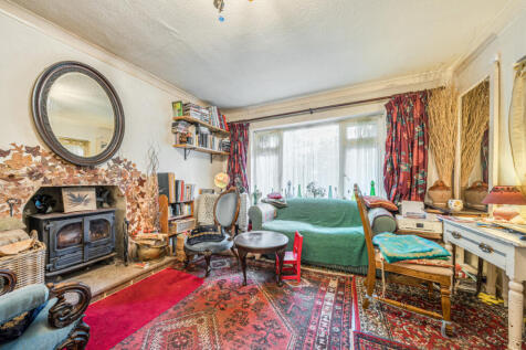 1369684-11-68f8a8...