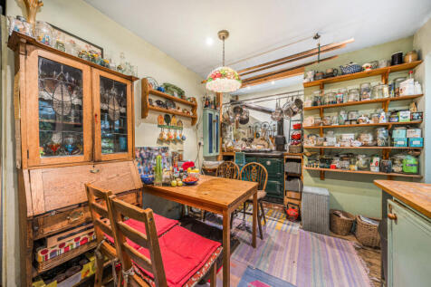 1369684-20-68f8a9...