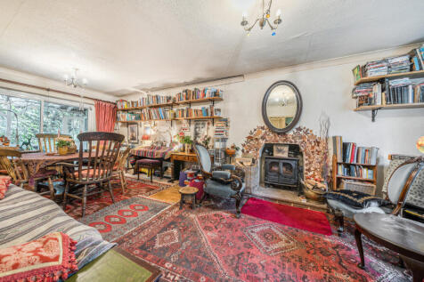 1369684-12-68f8a8...