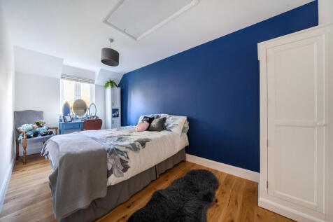 1362938-5-68fb490...