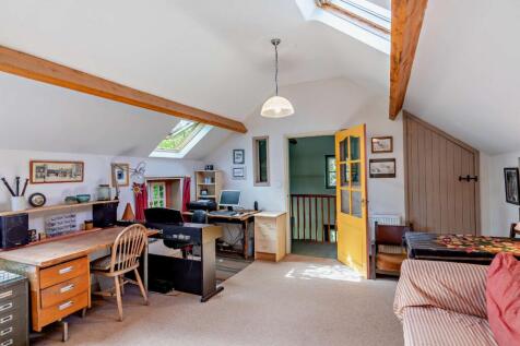 Sitting Room/Bed 4