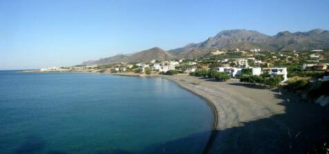 APMAK1 - Kalamokanias Beach in front of the house