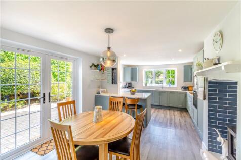 Kitchen/Dining