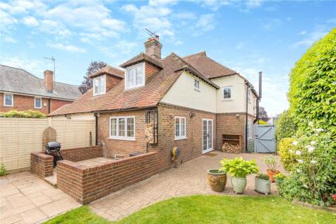 8 Crondall Lane