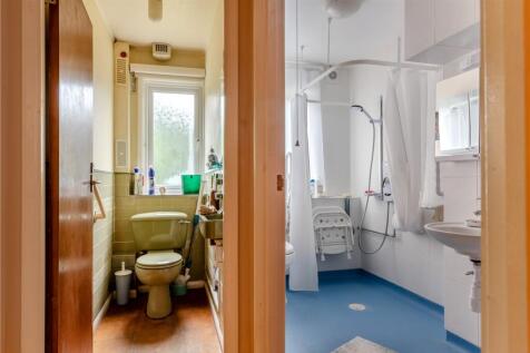 Cloakroom &amp; Bathroom