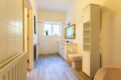 En Suite Bathroom