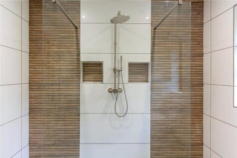 Main En Suite Shower