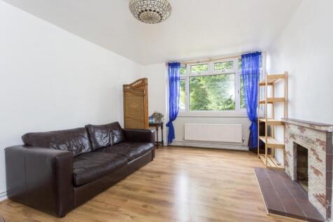  2 Living Room (Main
