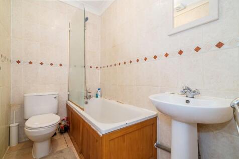 bathroom leighton ro