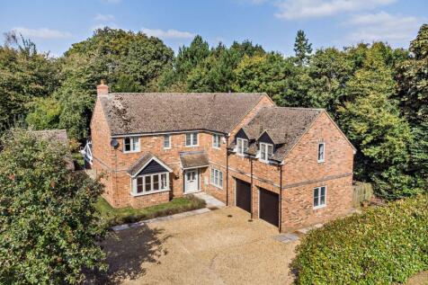 9 Dovecote Close