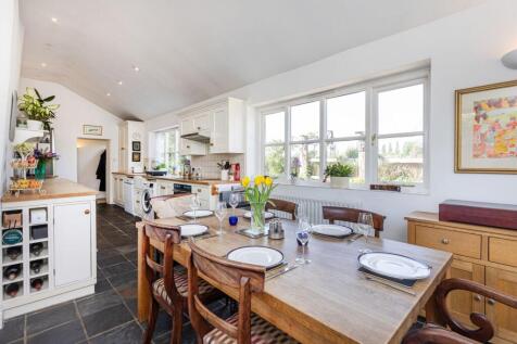 Kitchen / Reception