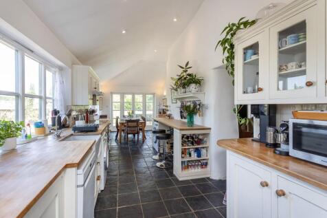 Kitchen / Reception