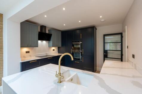 Kitchen / Reception