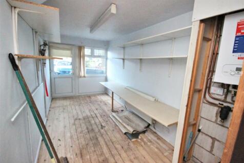ex garage room.JPG