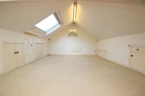 loft room (2).JPG
