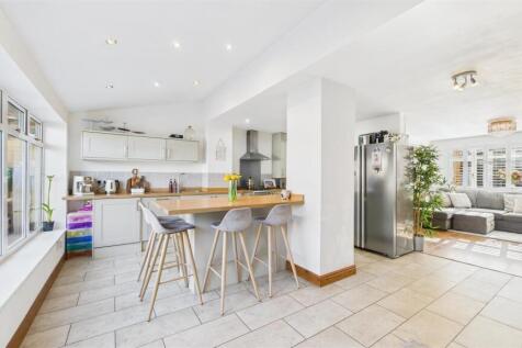 kitchen diner.jpg