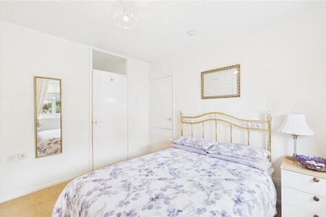 bed 1.jpg