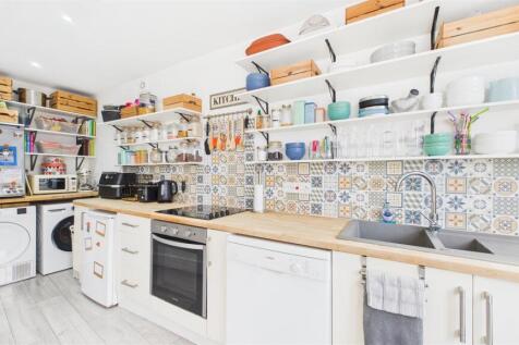 kitchen 2.jpg