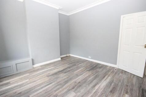 lounge 1.JPG