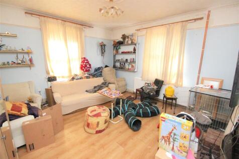 lounge upstairs.JPG