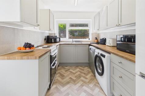 kitchen 1.jpg