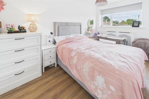 bed 1.jpg