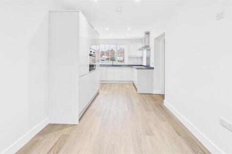 diner to kitchen straight.jpg