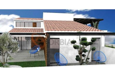 Buy 4 bedroom villa near the beach for sale in Albufeira