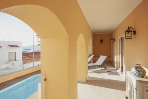 Villa with panoramic sea views and terraces
