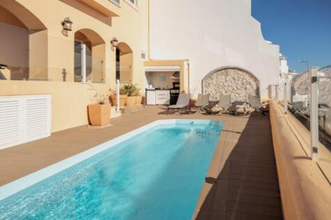 Villa with panoramic sea views and terraces