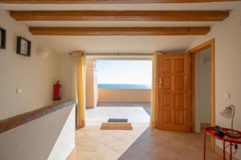 Villa with panoramic sea views and terraces