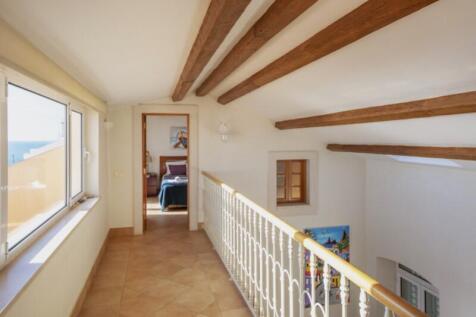 Villa with panoramic sea views and terraces