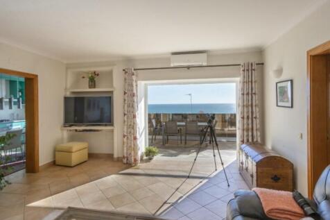 Villa with panoramic sea views and terraces