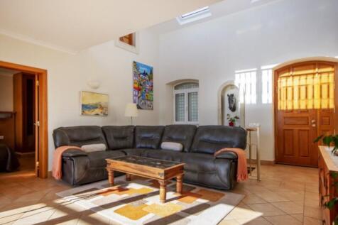 Villa with panoramic sea views and terraces