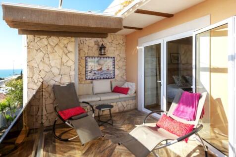 Villa with panoramic sea views and terraces
