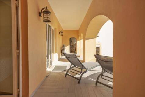Villa with panoramic sea views and terraces