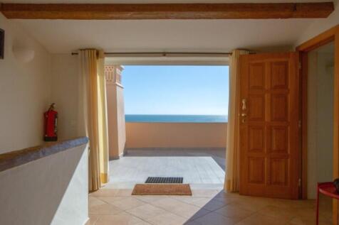 Villa with panoramic sea views and terraces