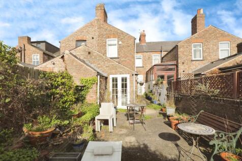 Rear Garden (1)