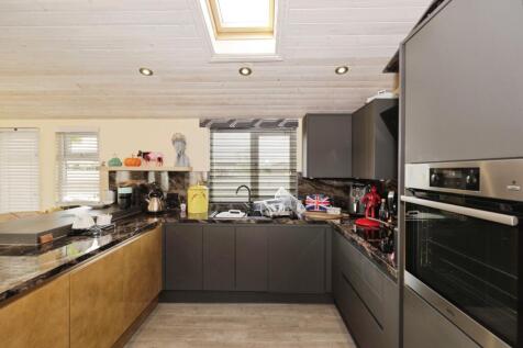 Kitchen (2)