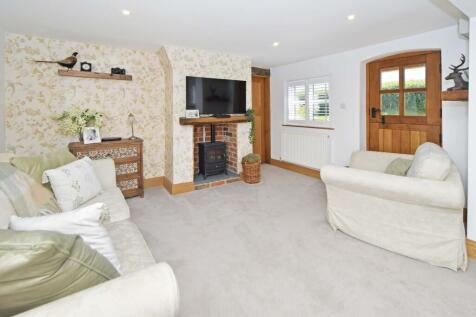 Open planned kitchen &amp; family room
