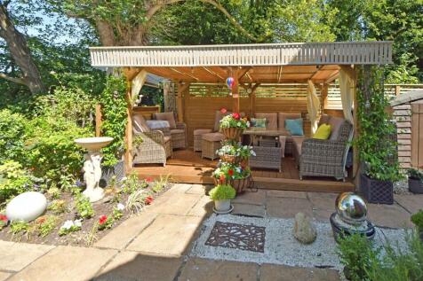 Paved courtyard garden