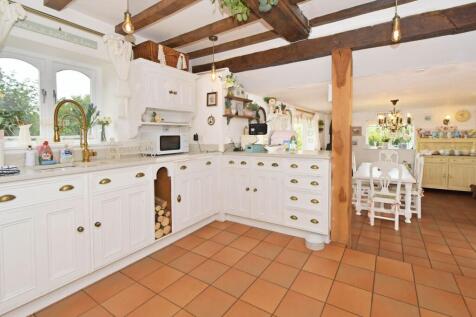 Kitchen to dining room